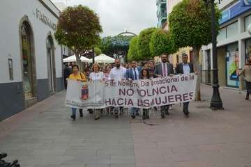 Telde protesta en silencio contra la violencia machista (Foto TA y Francisco Javier Santana)